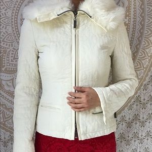 Slightly off white jacket!!Very good condition!
